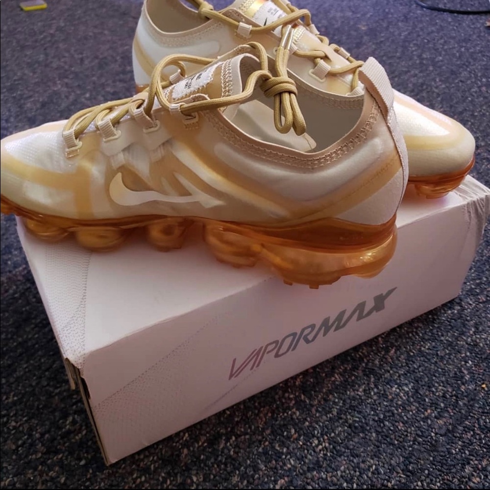 Women’s Air VaporMax 2019 ‘White Gold’